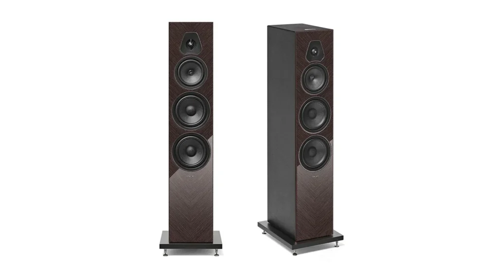 Sonus Faber Lumina V Amator floorstanding speaker featuring a 45-degree wood grain baffle and DAD tweeter.